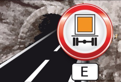 45. В каком случае транспортной единице с опасным грузом в ограниченных количествах запрещено движение через тоннели категории (E)?